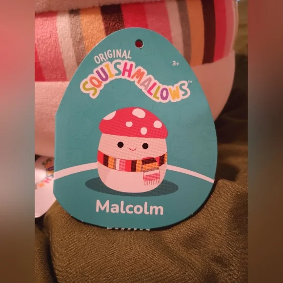 Malcom w/ Scarf Squishmallow - Picture 3 of 4